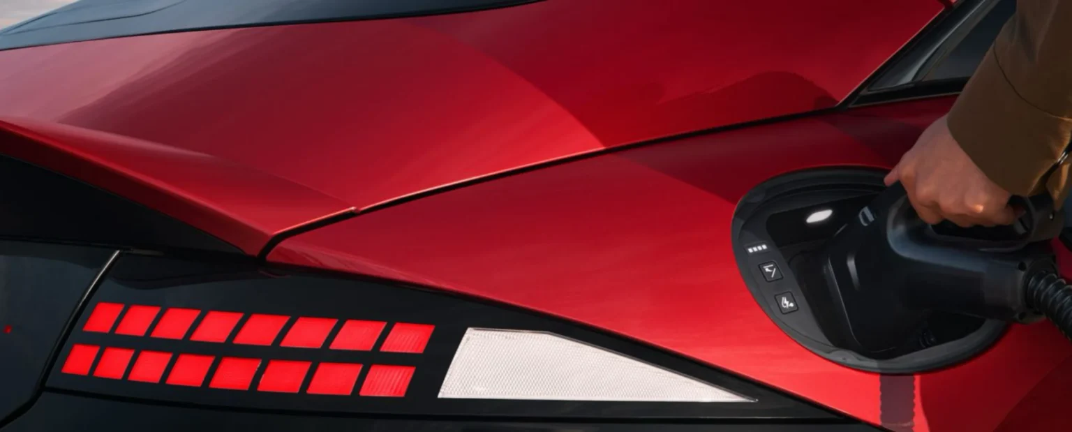 Nye Hyundai IONIQ 6: raffinert design, ekstrem rekkevidde og klar for Norge