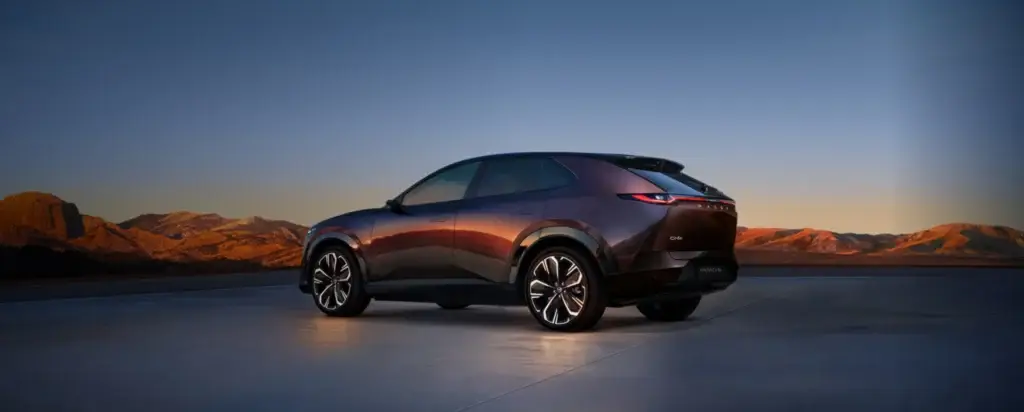 Nye Mazda CX-6e – elektrisk SUV med opptil 484 km rekkevidde