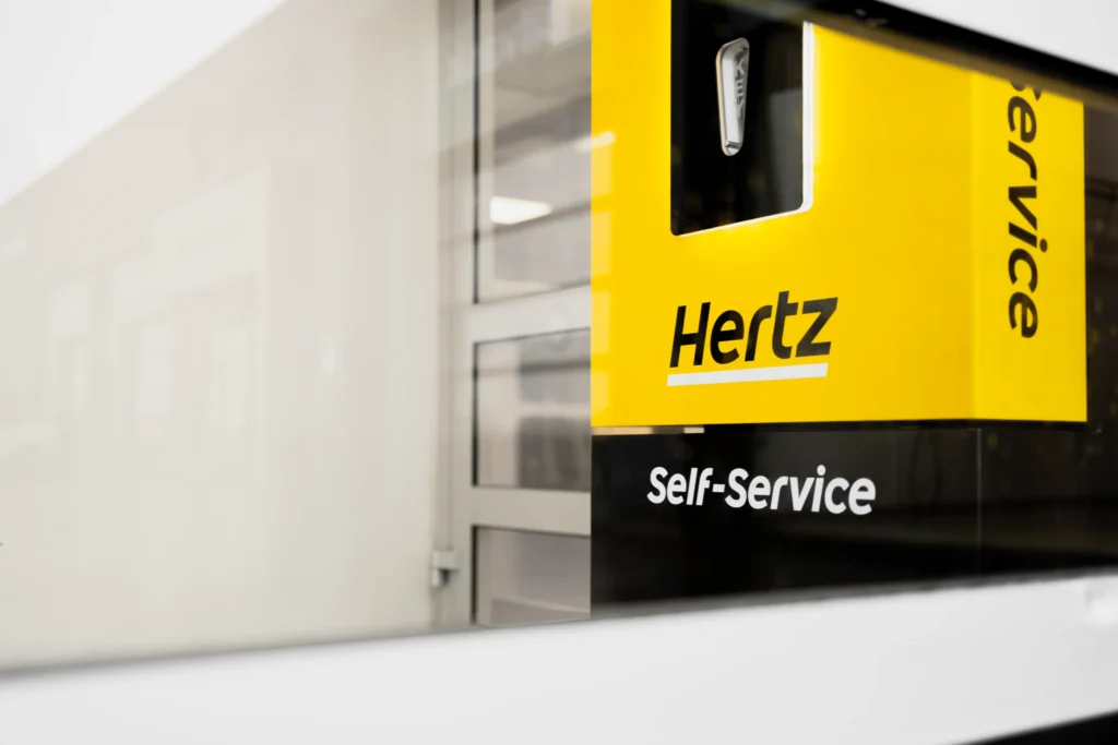 Hertz Self-Service nøkkelautomat for 24/7 utlevering