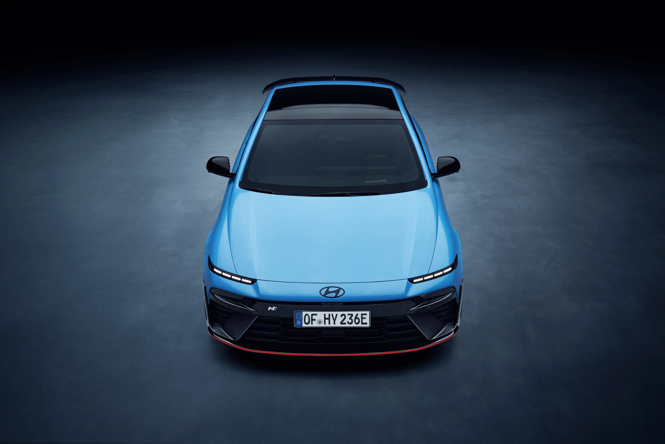 Hyundai IONIQ 6 N sett forfra ovenfra