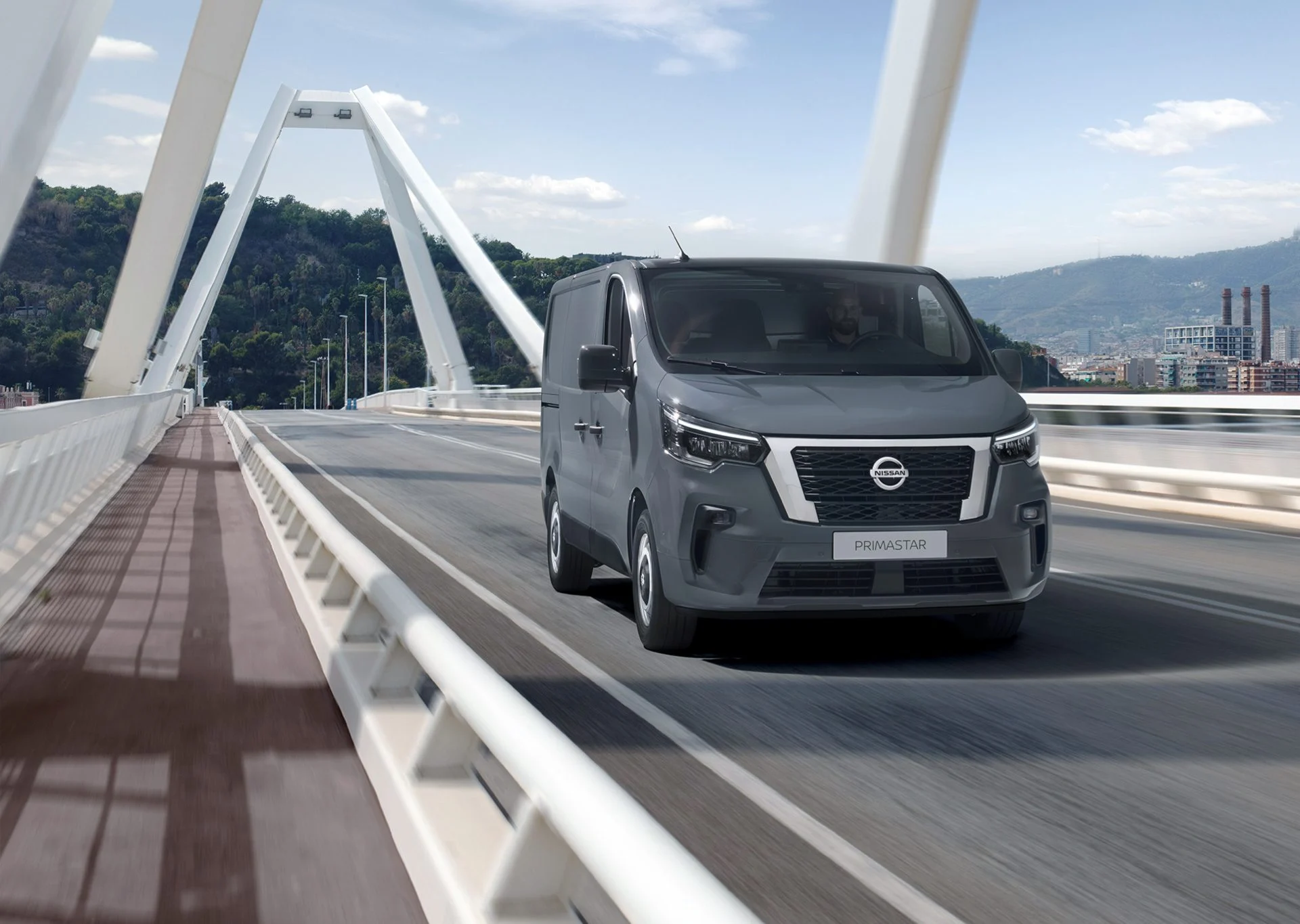 Nissan PRIMASTAR på veien