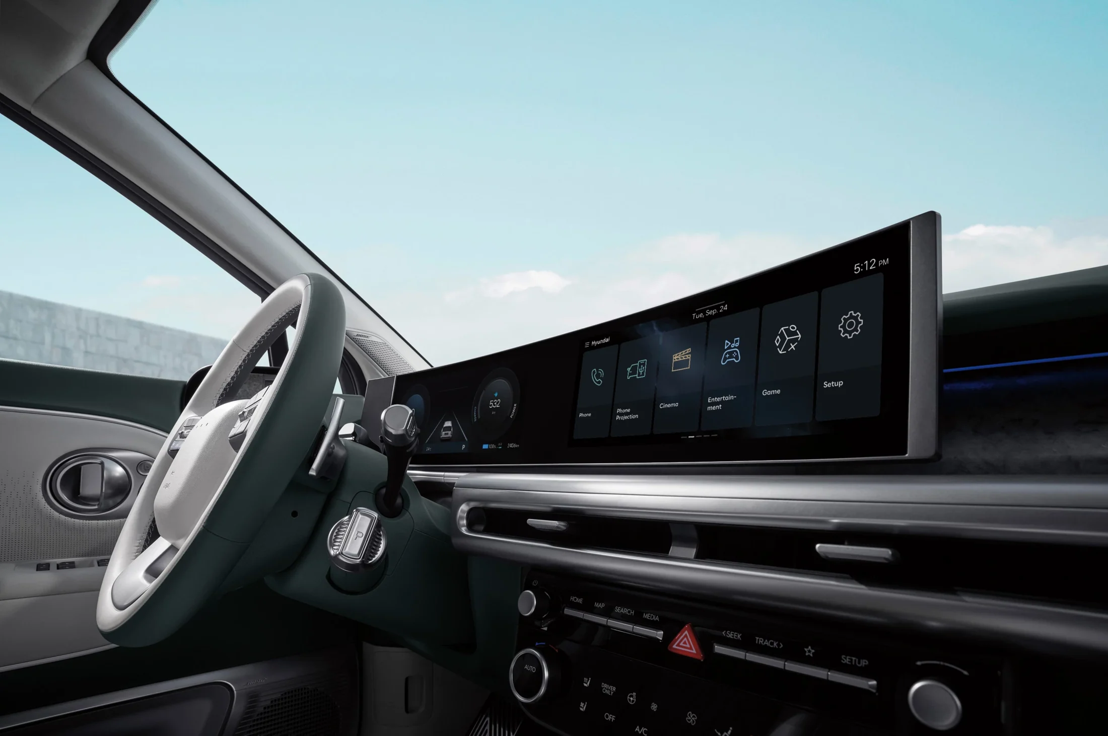 Den buede panoramaskjermen i Hyundai IONIQ 9