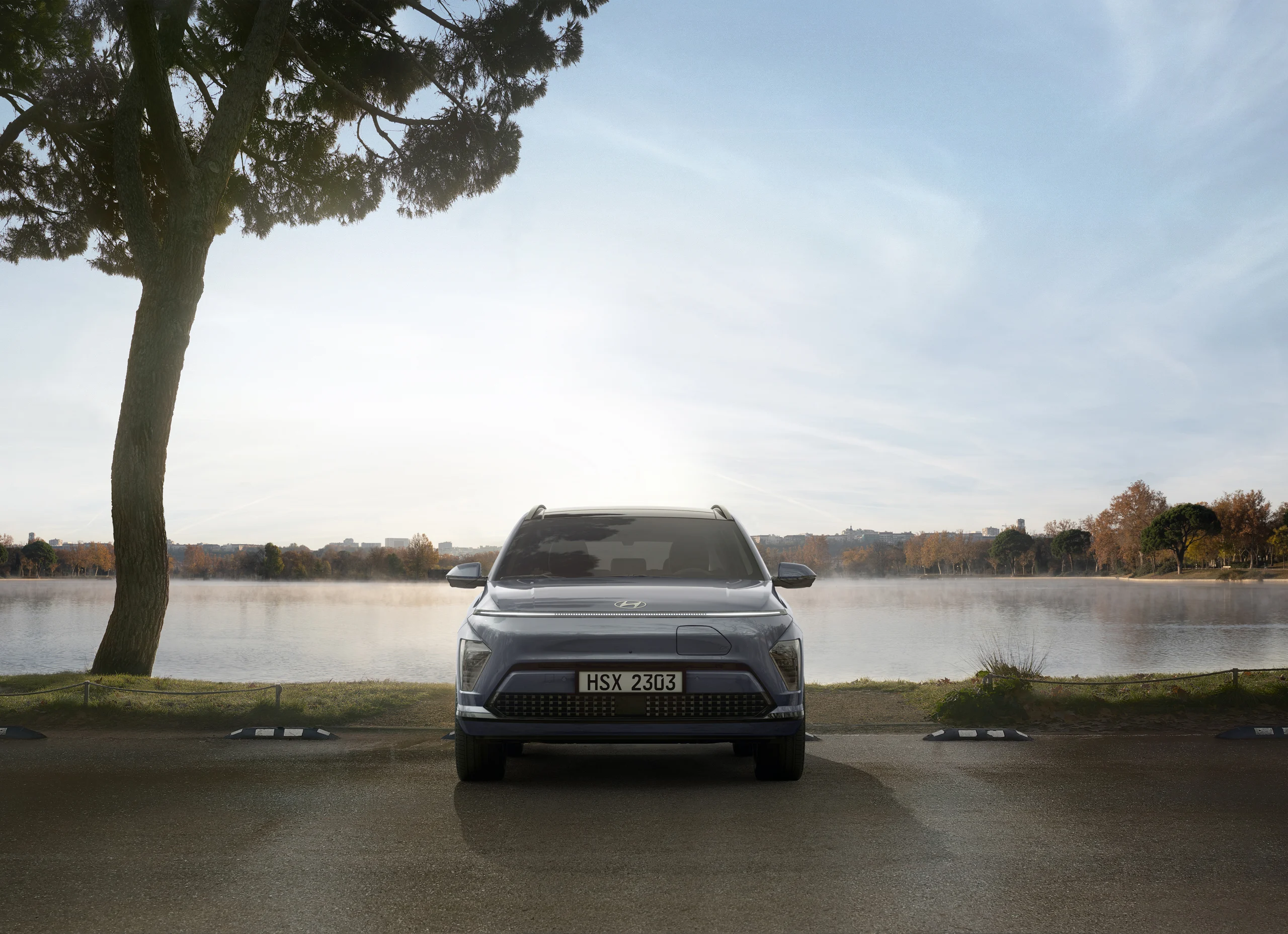 Hyundai KONA Electric ved vannet