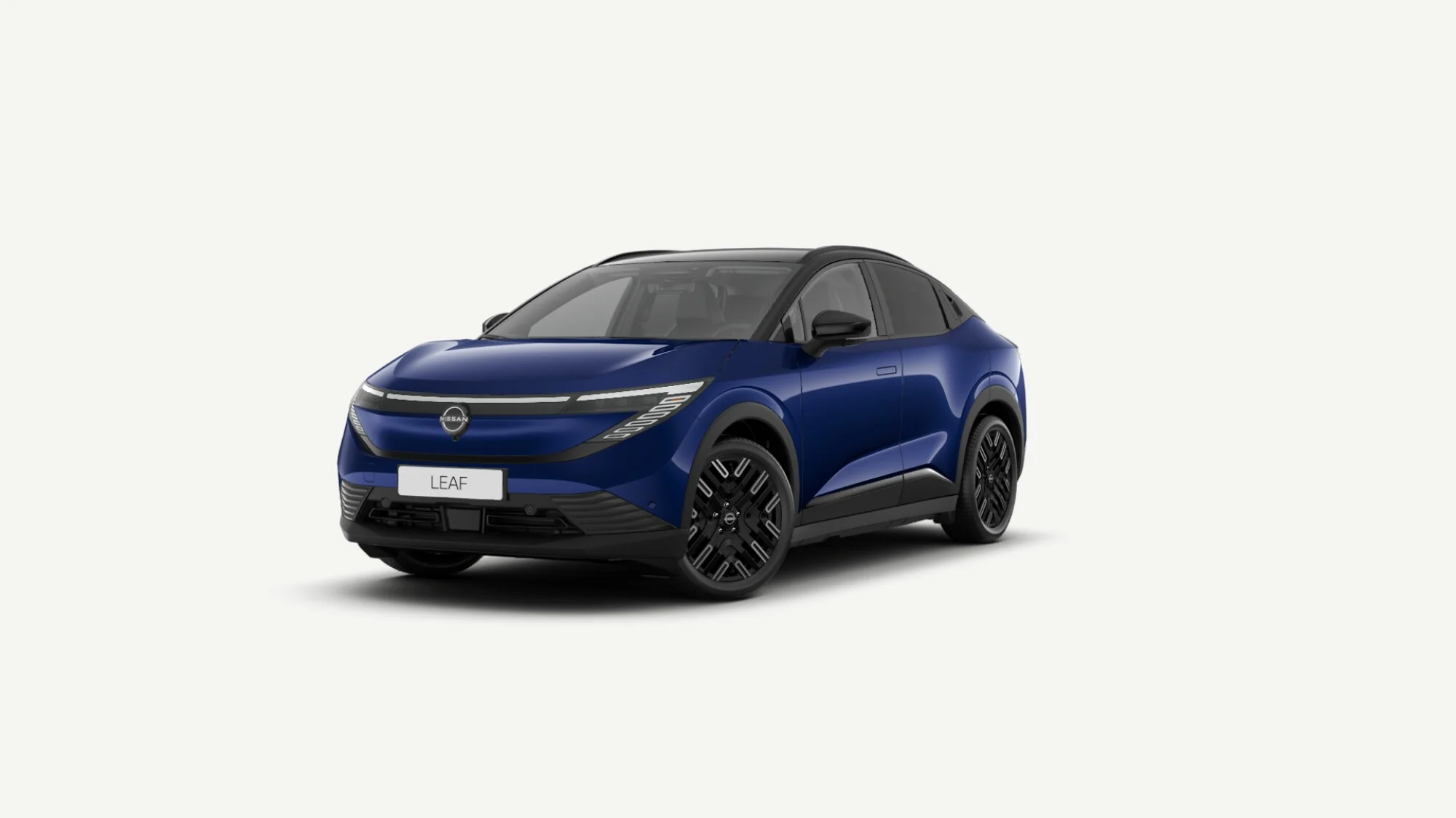 Nissan LEAF i Sukumo Blue / svart tak