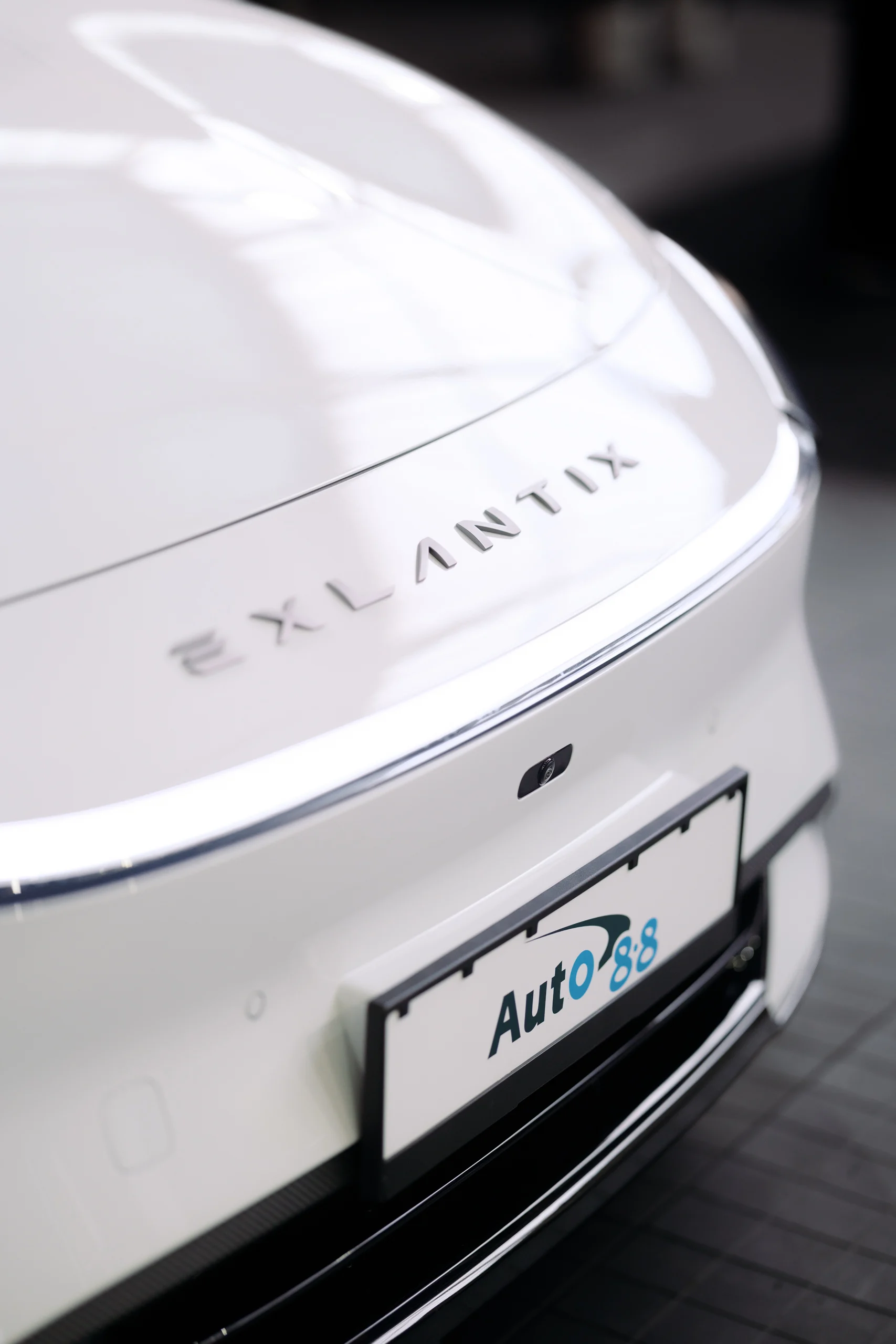 Hekken på Exlantix ET med skiltet fra Auto 8-8